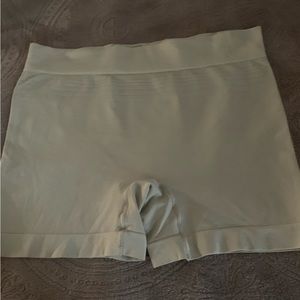 Warners Shape wear Undergarments white